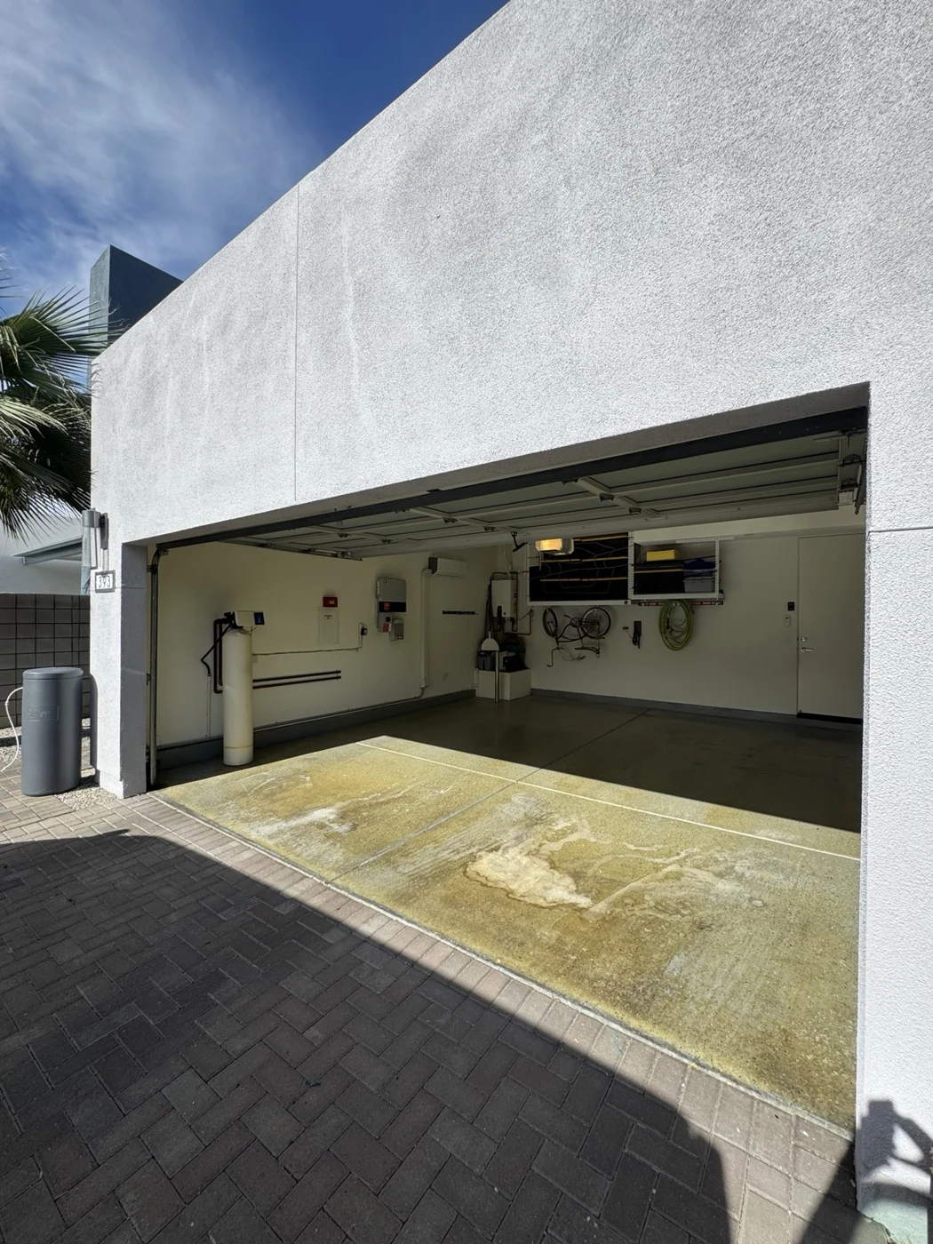 Before: garage / surface renewal